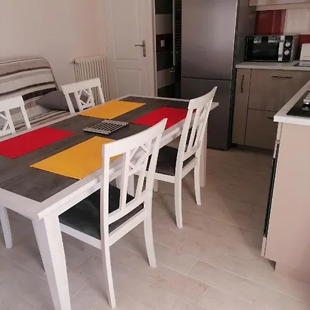 La Basse-Cour Appartement Vic-sur-Cère Buitenkant foto